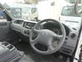 2005 Nissan Caravan