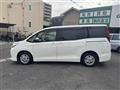 2015 Toyota Noah