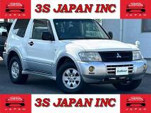 2005 Mitsubishi Pajero