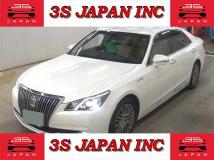 2015 Toyota Crown Majesta