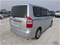 2013 Toyota Noah