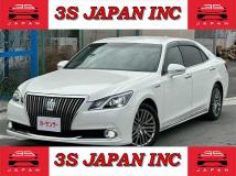 2013 Toyota Crown Majesta