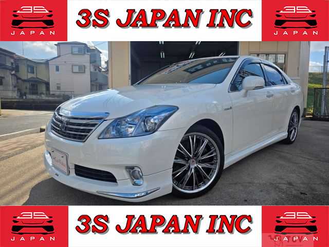2012 Toyota Crown Hybrid