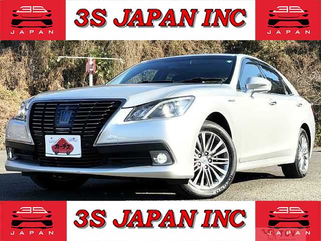 2015 Toyota Crown Hybrid