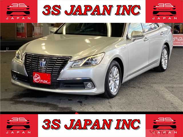 2013 Toyota Crown Hybrid