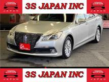 2013 Toyota Crown Hybrid