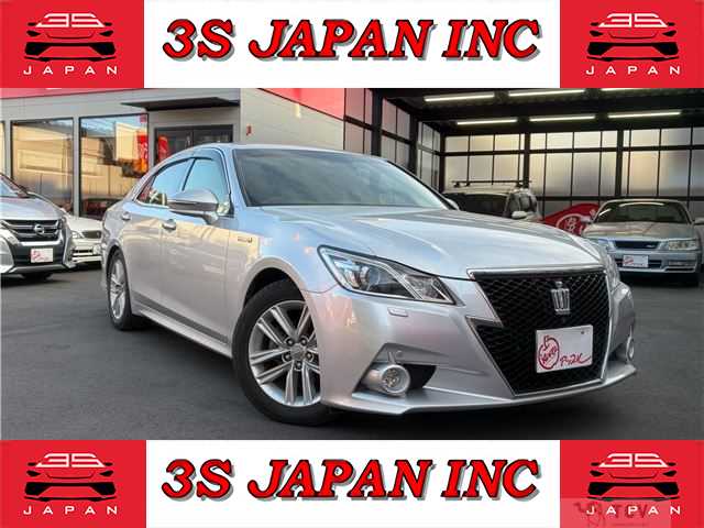 2013 Toyota Crown Hybrid