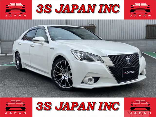 2013 Toyota Crown Hybrid