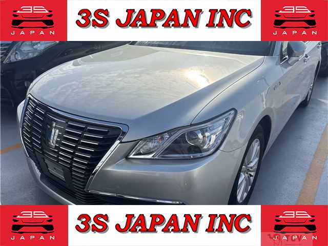 2015 Toyota Crown Hybrid