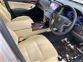 2013 Toyota Crown Hybrid