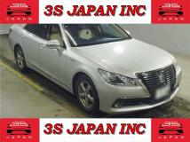 2013 Toyota Crown Hybrid