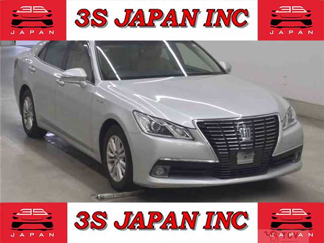 2013 Toyota Crown Hybrid