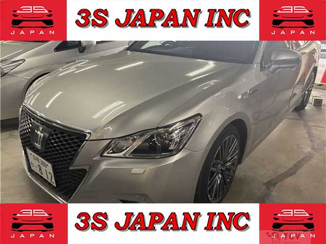 2015 Toyota Crown Hybrid