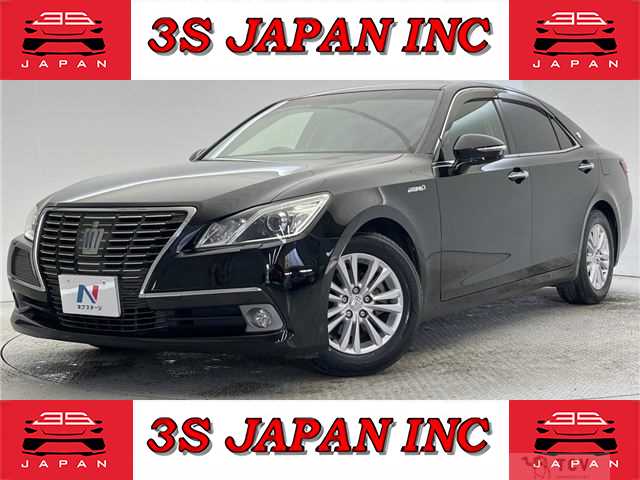 2014 Toyota Crown Hybrid
