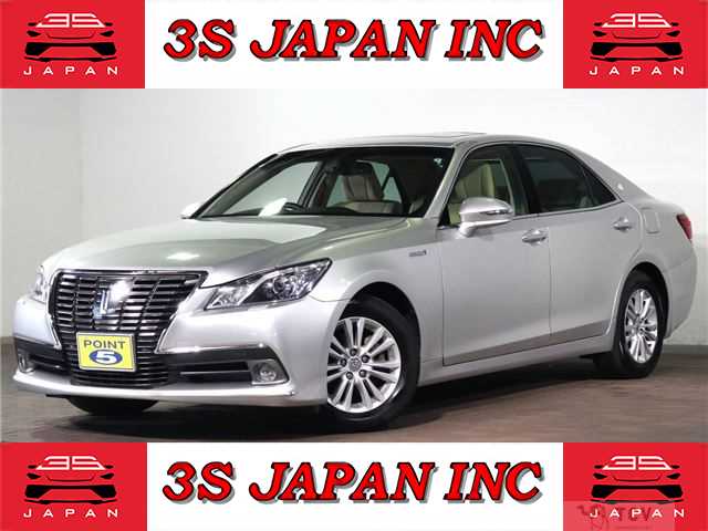 2013 Toyota Crown Hybrid