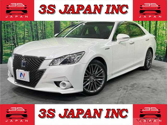 2013 Toyota Crown Hybrid