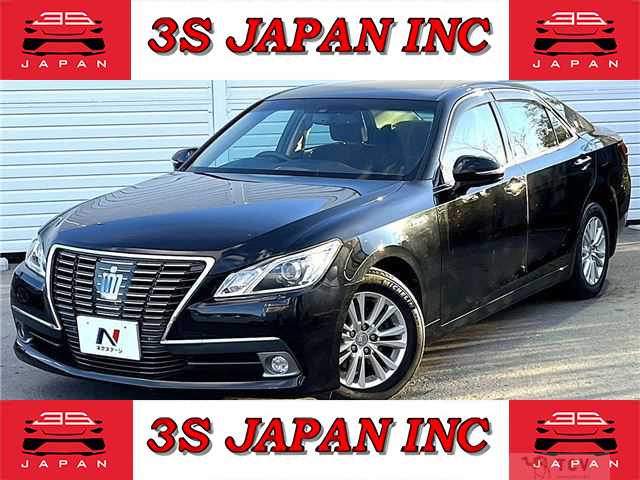 2013 Toyota Crown Hybrid
