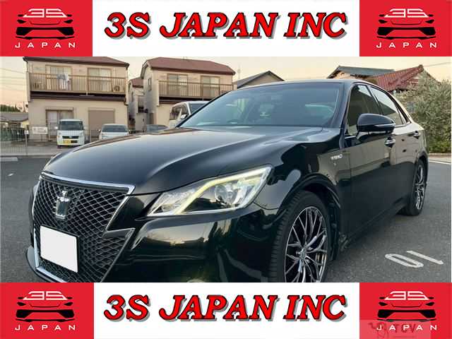 2013 Toyota Crown Hybrid
