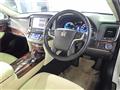 2013 Toyota Crown Hybrid