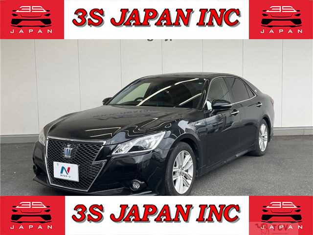2013 Toyota Crown Hybrid