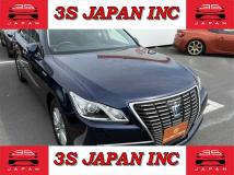 2013 Toyota Crown Hybrid