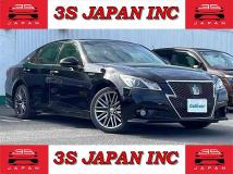 2013 Toyota Crown Hybrid