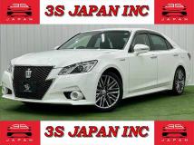 2013 Toyota Crown Hybrid