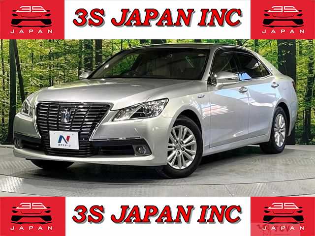 2013 Toyota Crown Hybrid