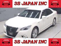 2013 Toyota Crown Hybrid