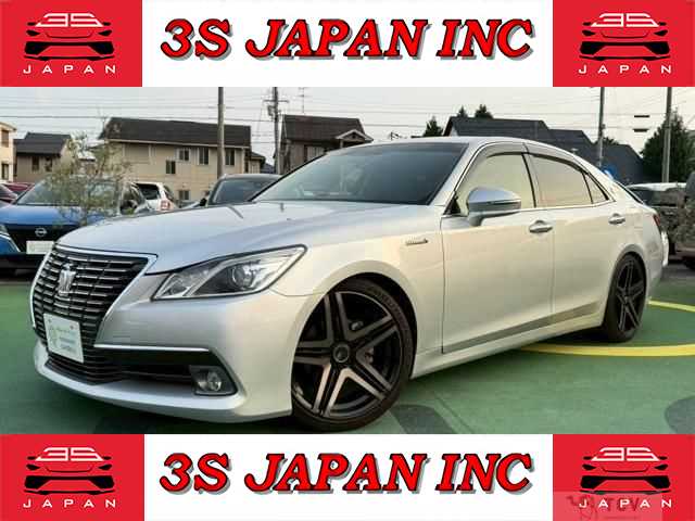 2013 Toyota Crown Hybrid