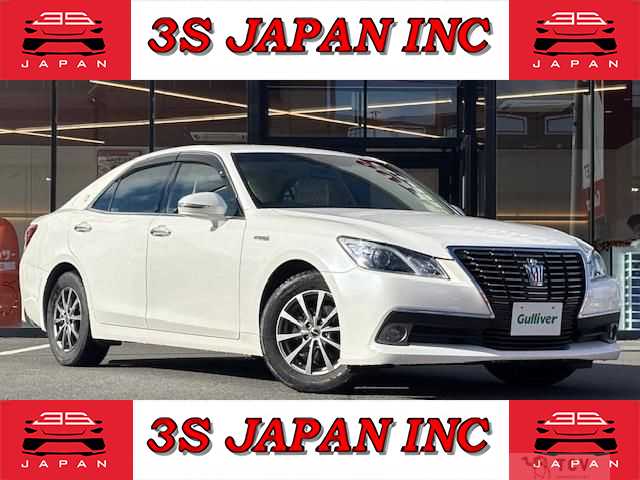 2013 Toyota Crown Hybrid