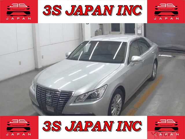 2014 Toyota Crown Hybrid