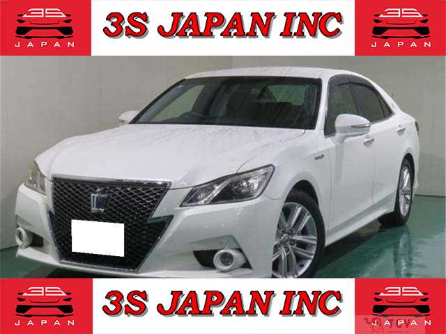 2014 Toyota Crown Hybrid