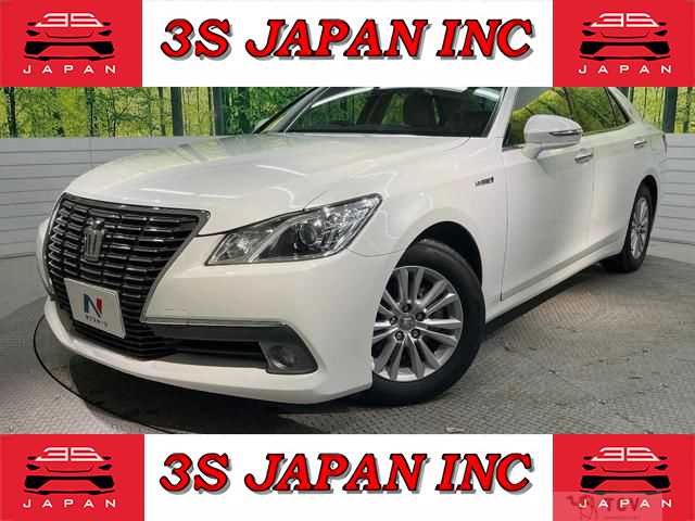 2014 Toyota Crown Hybrid