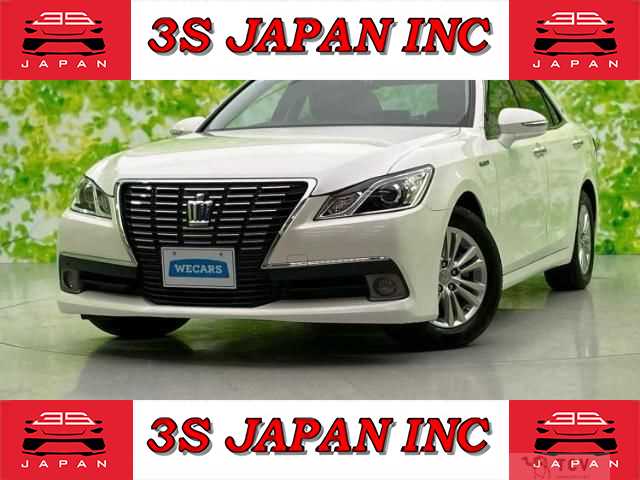 2013 Toyota Crown Hybrid