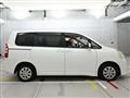 2010 Toyota Noah