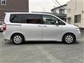 2013 Toyota Noah