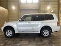 2004 Mitsubishi Pajero
