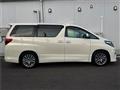 2013 Toyota Alphard