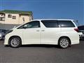 2013 Toyota Alphard