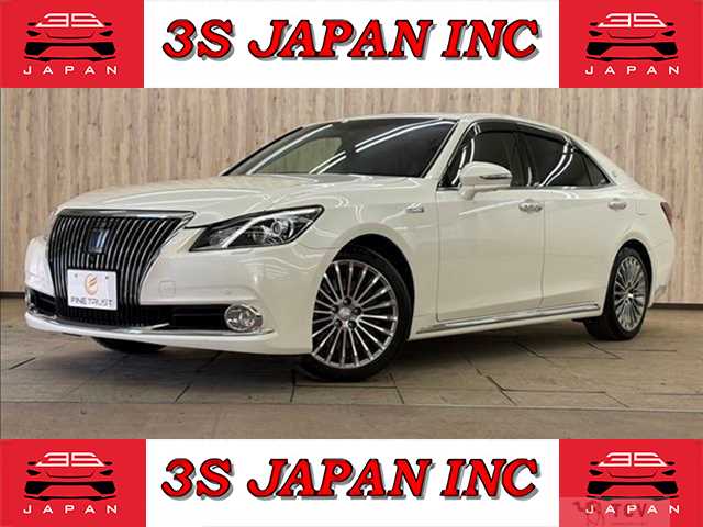 2013 Toyota Crown Majesta
