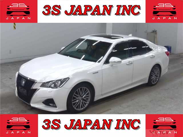 2015 Toyota Crown Hybrid