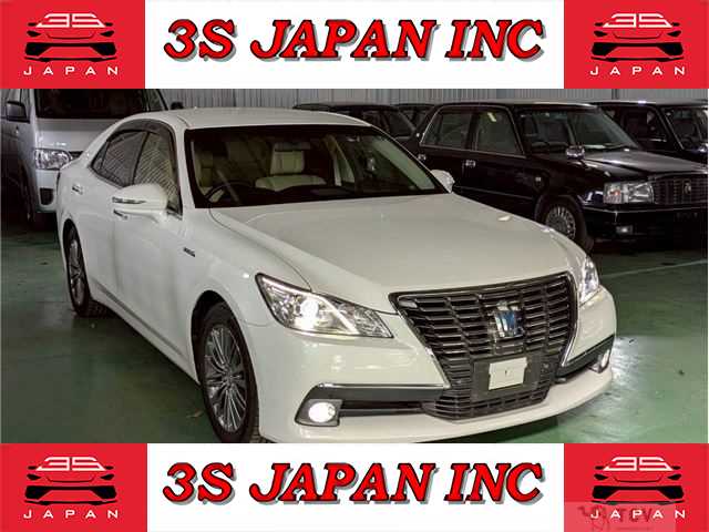2014 Toyota Crown Hybrid