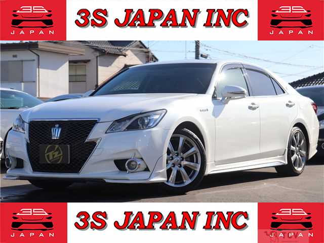 2013 Toyota Crown Hybrid