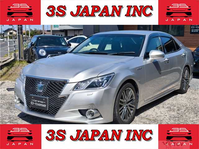2013 Toyota Crown Hybrid