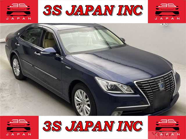 2013 Toyota Crown Hybrid