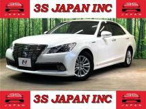 2015 Toyota Crown Hybrid