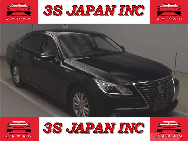 2013 Toyota Crown Hybrid