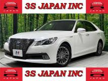 2013 Toyota Crown Hybrid