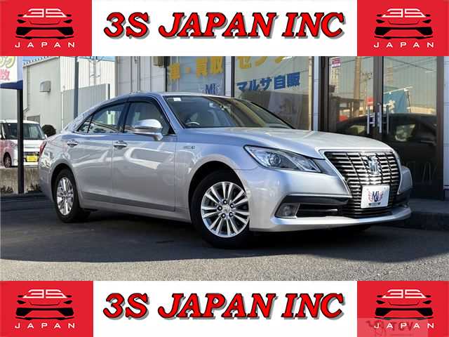 2013 Toyota Crown Hybrid